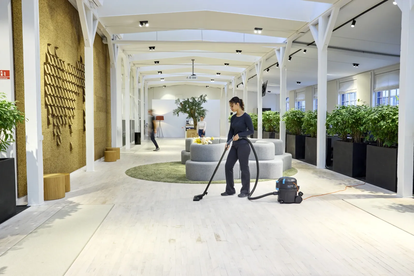 Nilfisk VP400 HEPA XT — 15 m oprolbaar snoer (Actie) | Schoonzaak